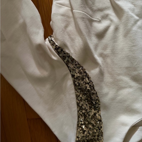 Forever 21 Women’s Large Cream and Gold Sequins Knit Top NWT - Picture 3 of 6